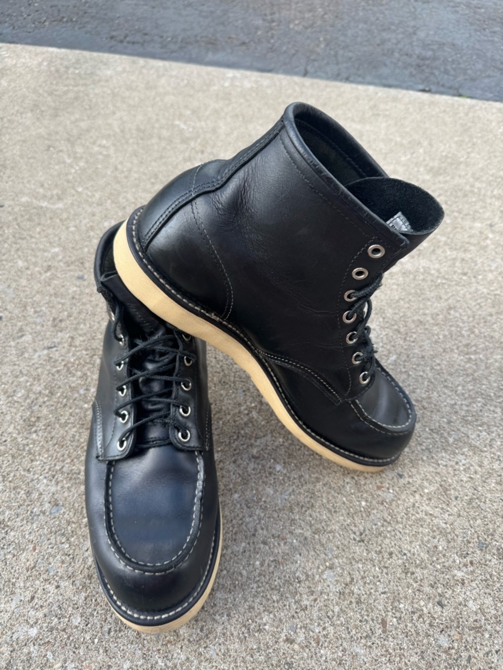 Red Wing 6”  Black Leather Moc Toe 9 1/2 D